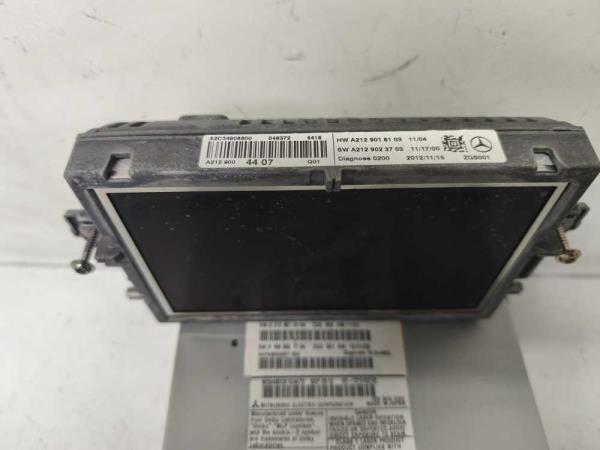 RADIO MERCEDES CLASS-E - Vue 2